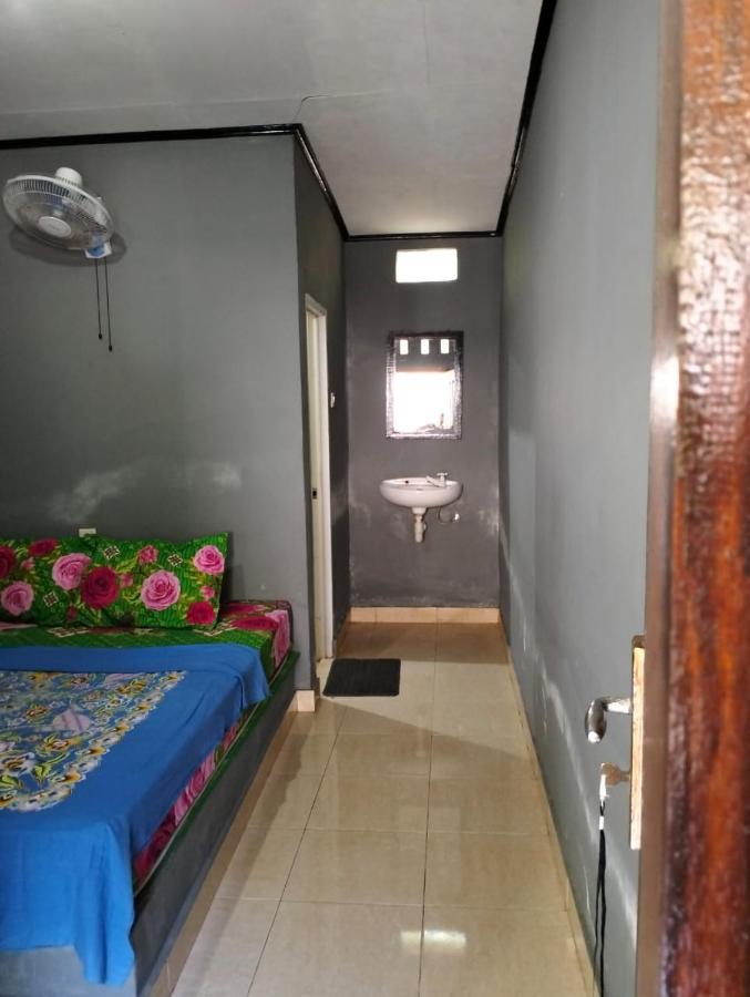 T&T Homestay Kuta  Buitenkant foto