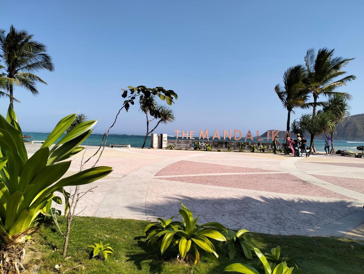 T&T Homestay Kuta  Buitenkant foto