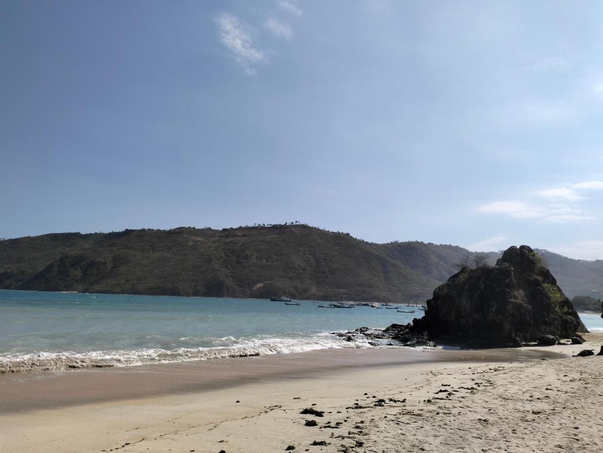 T&T Homestay Kuta  Buitenkant foto