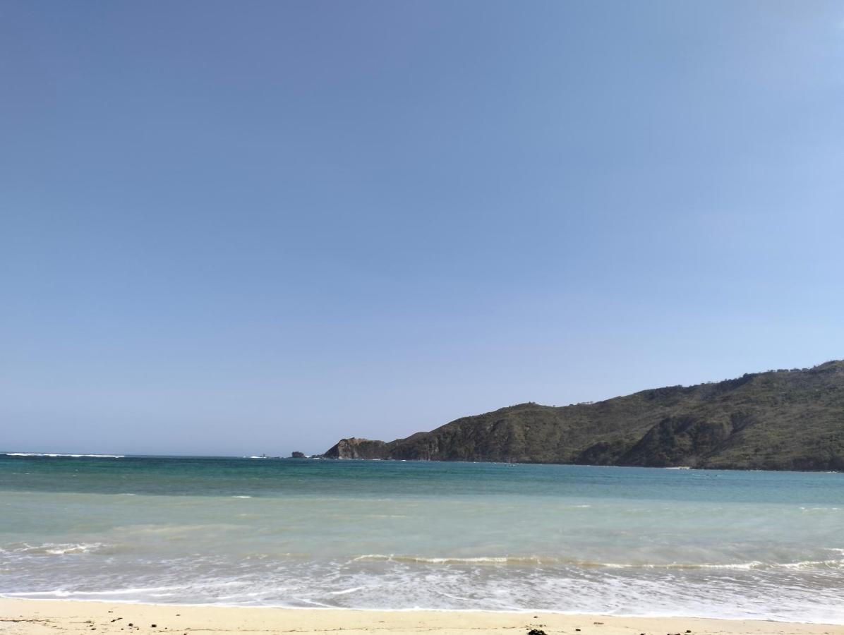 T&T Homestay Kuta  Buitenkant foto