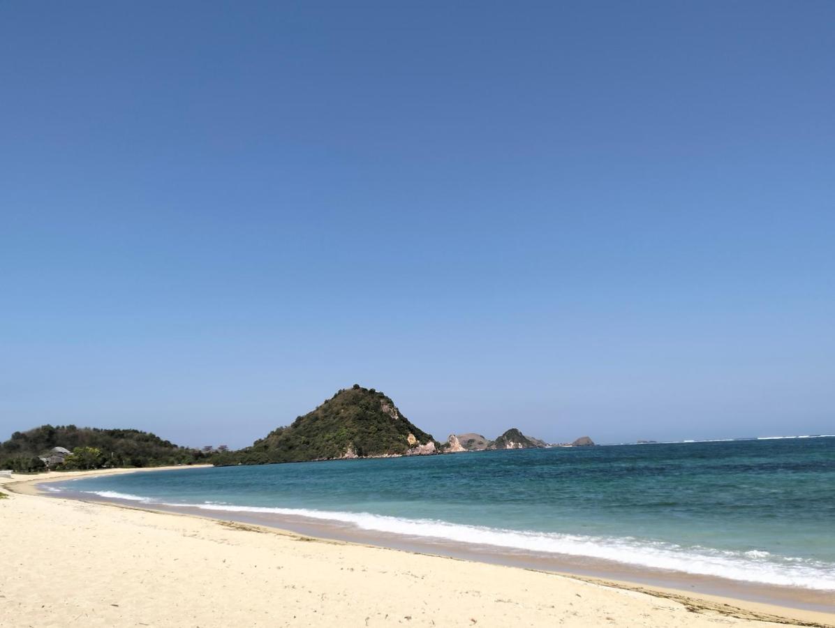 T&T Homestay Kuta  Buitenkant foto
