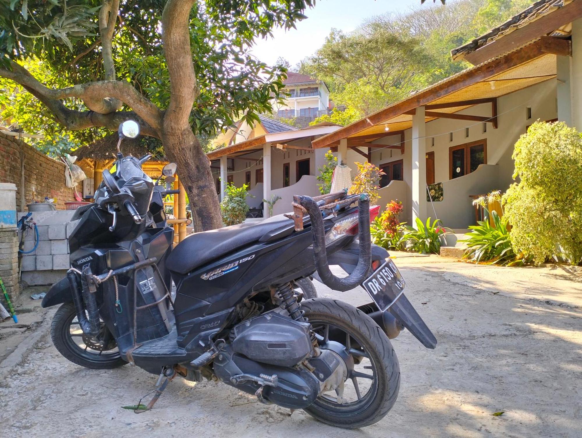 T&T Homestay Kuta  Buitenkant foto